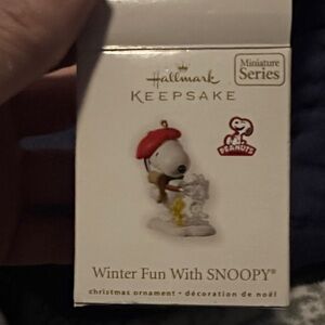 Hallmark Snoopy Ornament. Winter fun with SNOOPY.